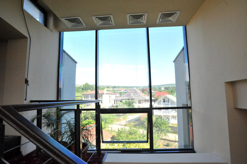 Pensiunea Novis Iasi Exterior foto