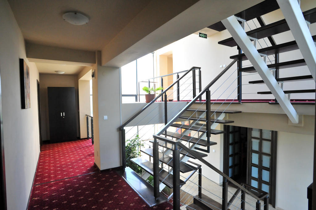 Pensiunea Novis Iasi Exterior foto
