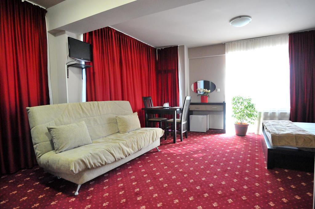Pensiunea Novis Iasi Quarto foto